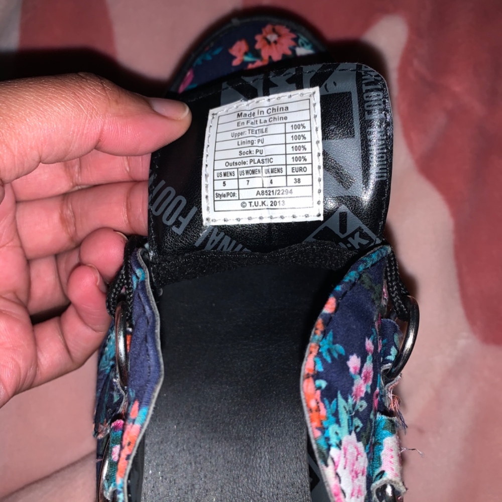 T.U.K. Flower Pattern  Platforms - Picture 5 of 5